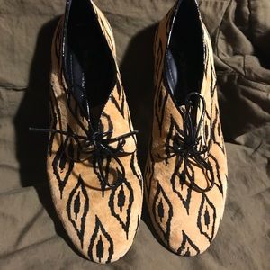 BCBGeneration Leslie sneakers Size 6 1/2